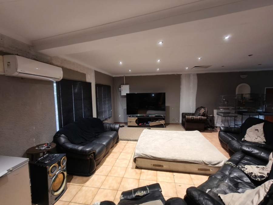 4 Bedroom Property for Sale in Safari Gardens North West